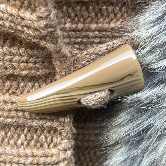 Mob Wife Chic Faux Fur Cable Knit Gilet Vest Western Tan Brown Sz 12 - Picture 9 of 9